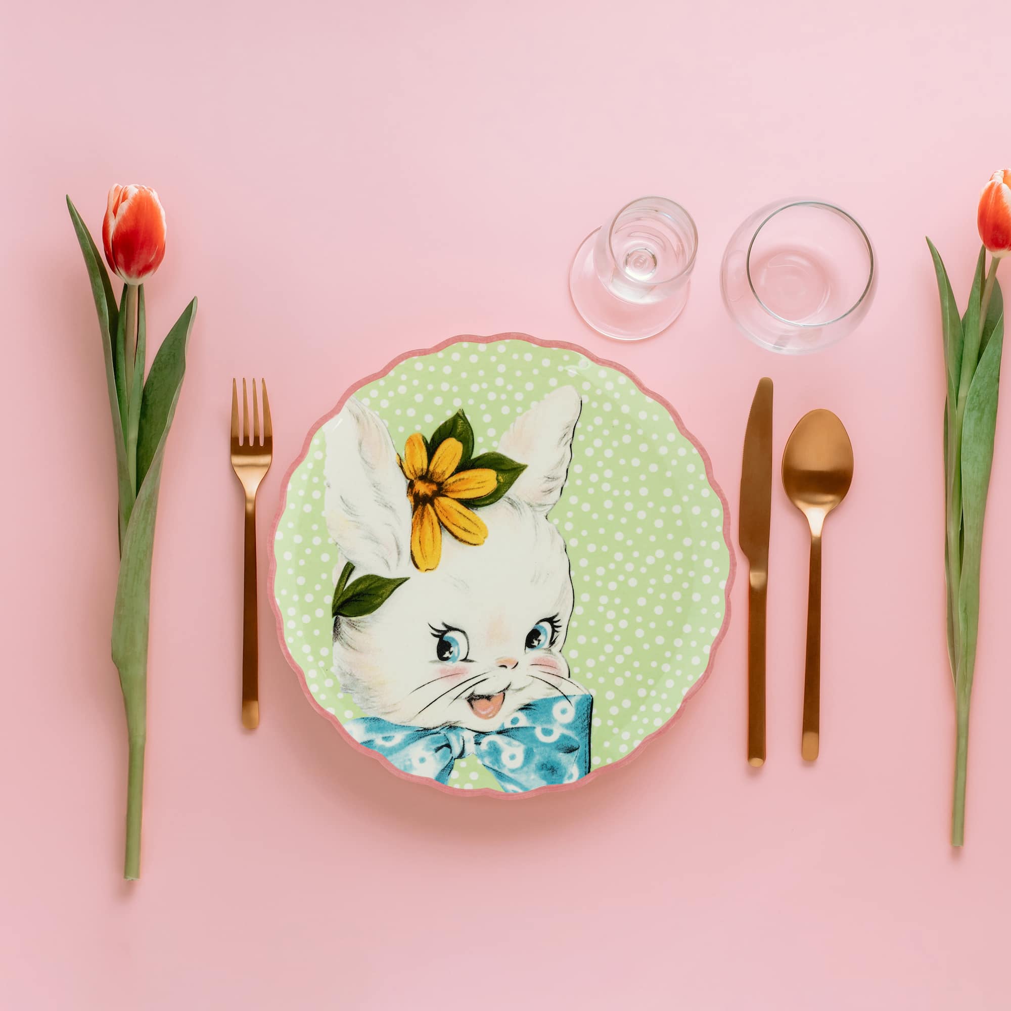 Mr. Cottontail 8" Scalloped Easter Plates Set